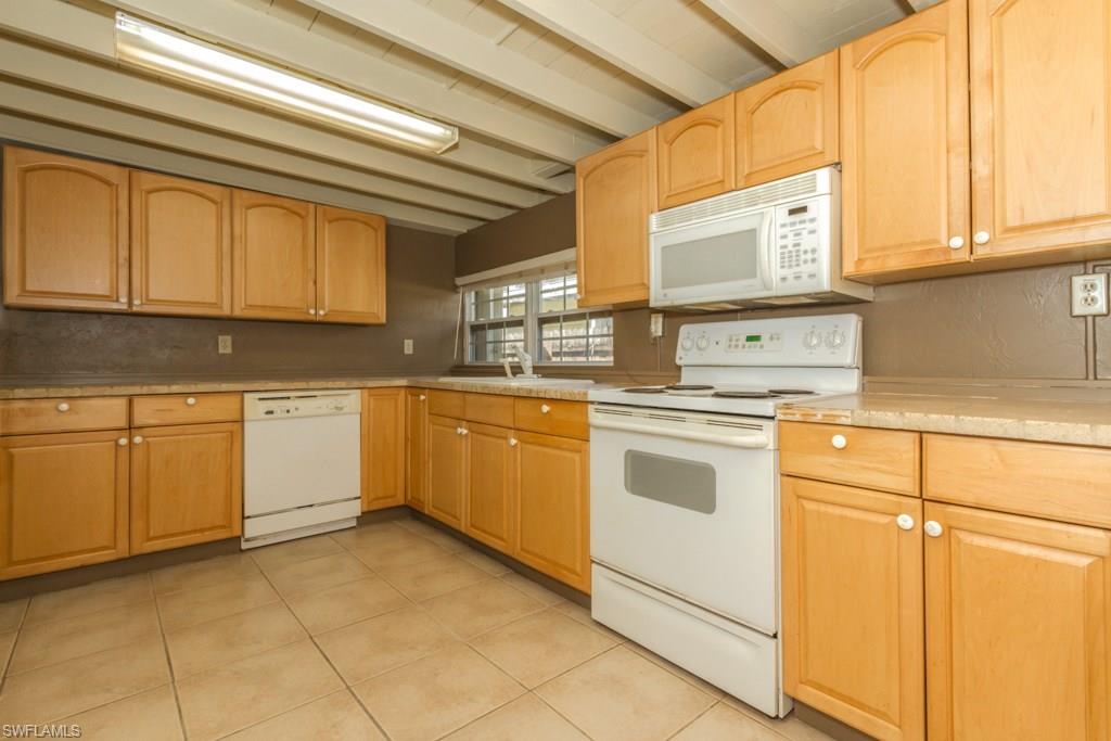 NAPLES BETTER HOMES - Residential