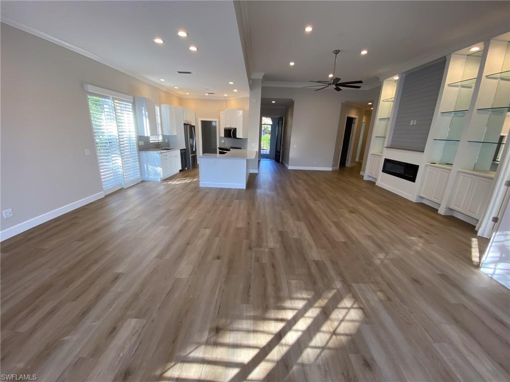 ISLAND WALK - Residential