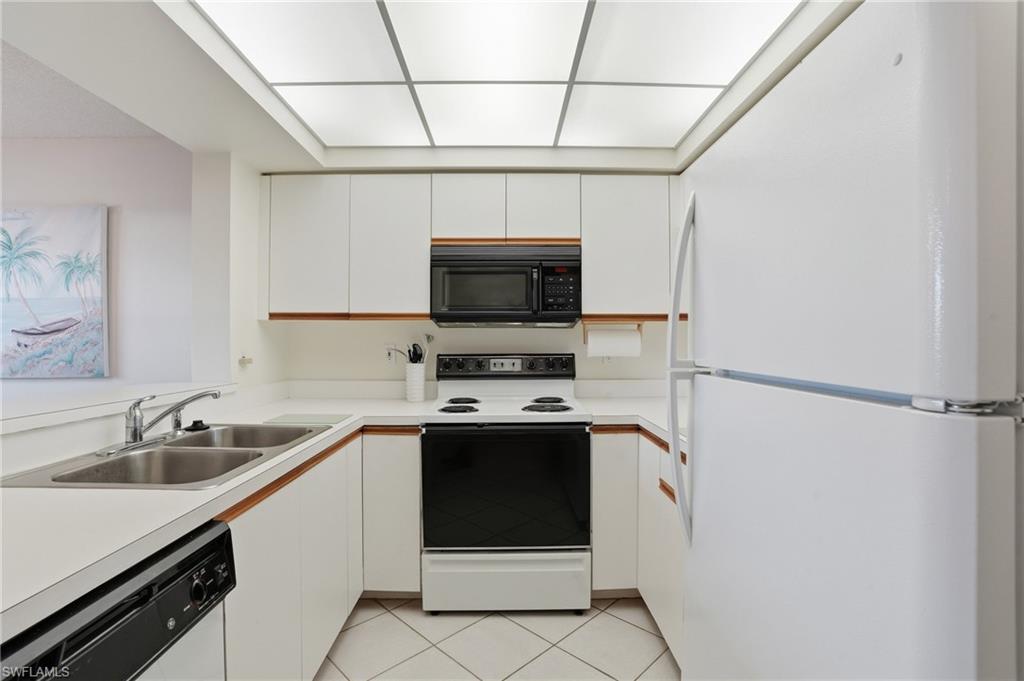 PIPERS POINTE - Residential