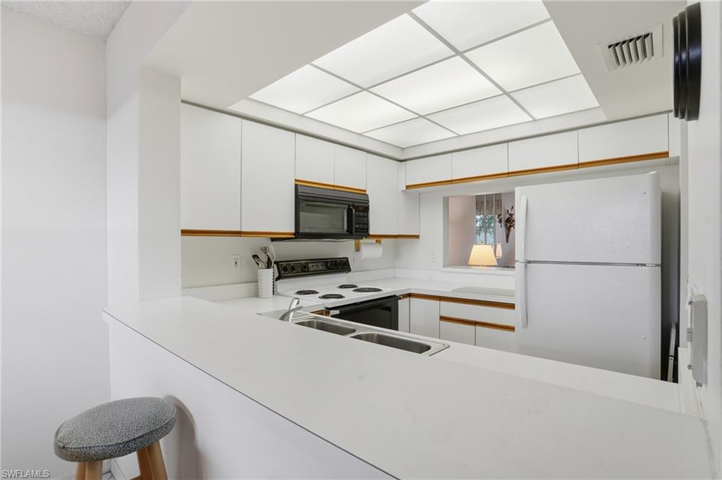 PIPERS POINTE - Residential