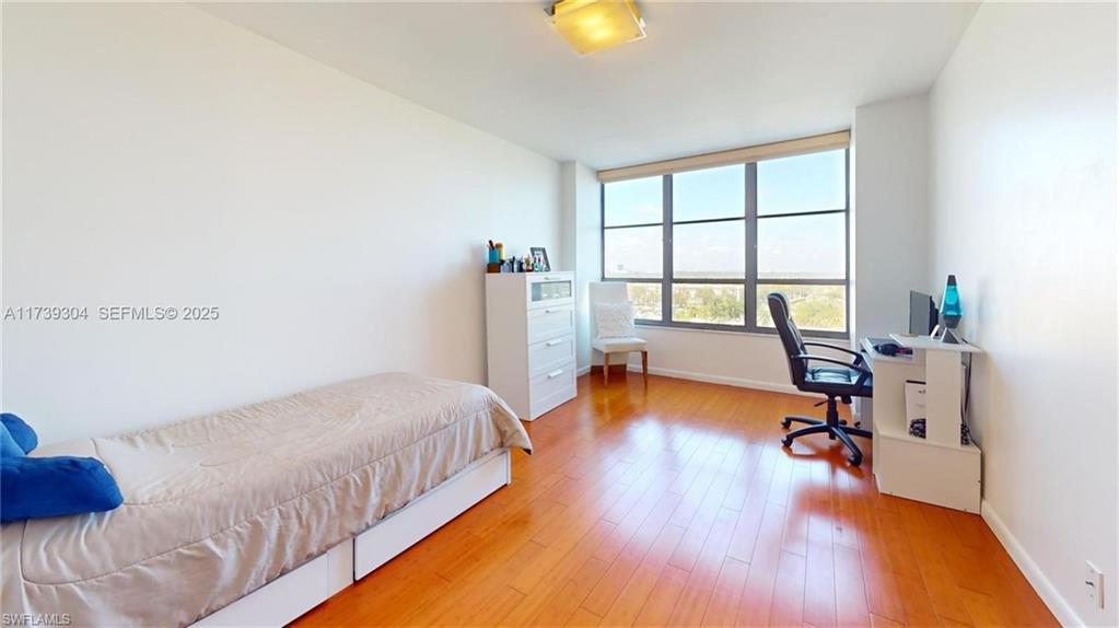 OLYMPIA POINTE - Residential