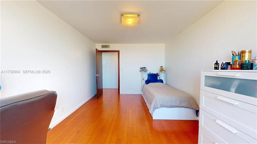 OLYMPIA POINTE - Residential