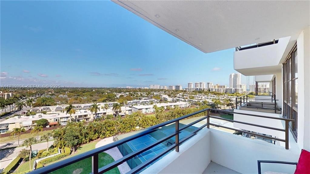 OLYMPIA POINTE - Residential