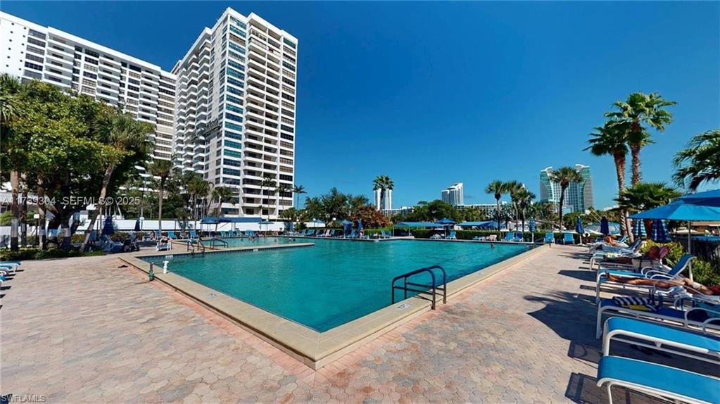 OLYMPIA POINTE - Residential