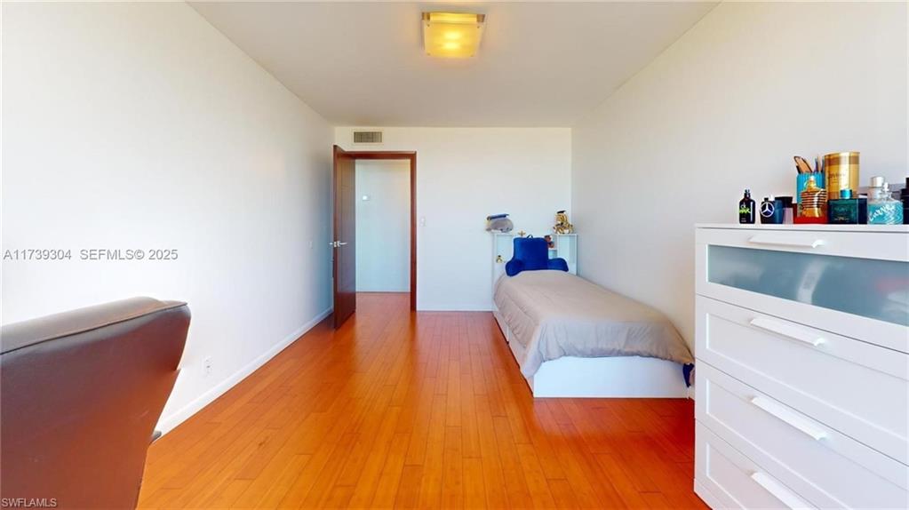 OLYMPIA POINTE - Residential