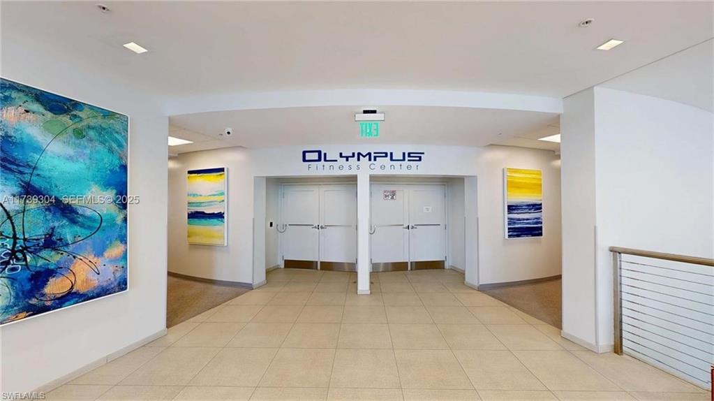 OLYMPIA POINTE - Residential