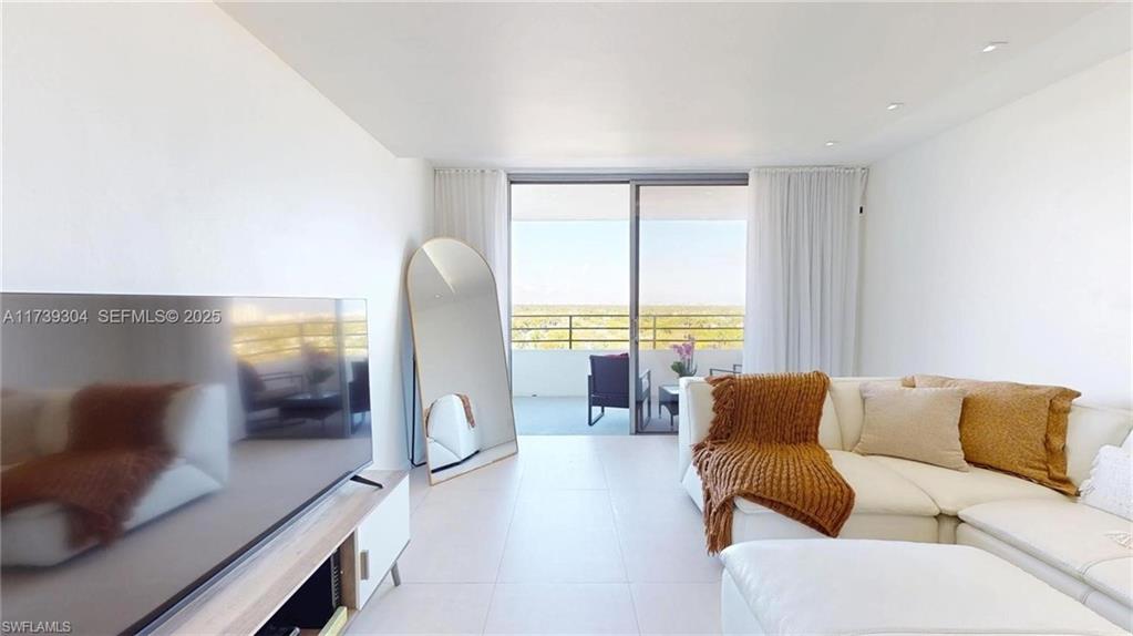 OLYMPIA POINTE - Residential