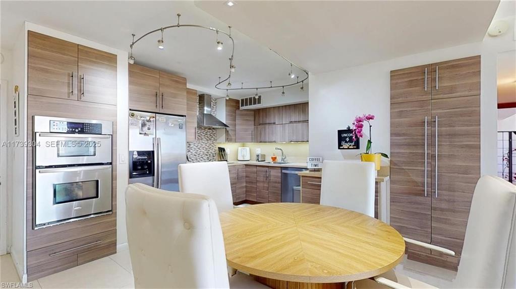 OLYMPIA POINTE - Residential