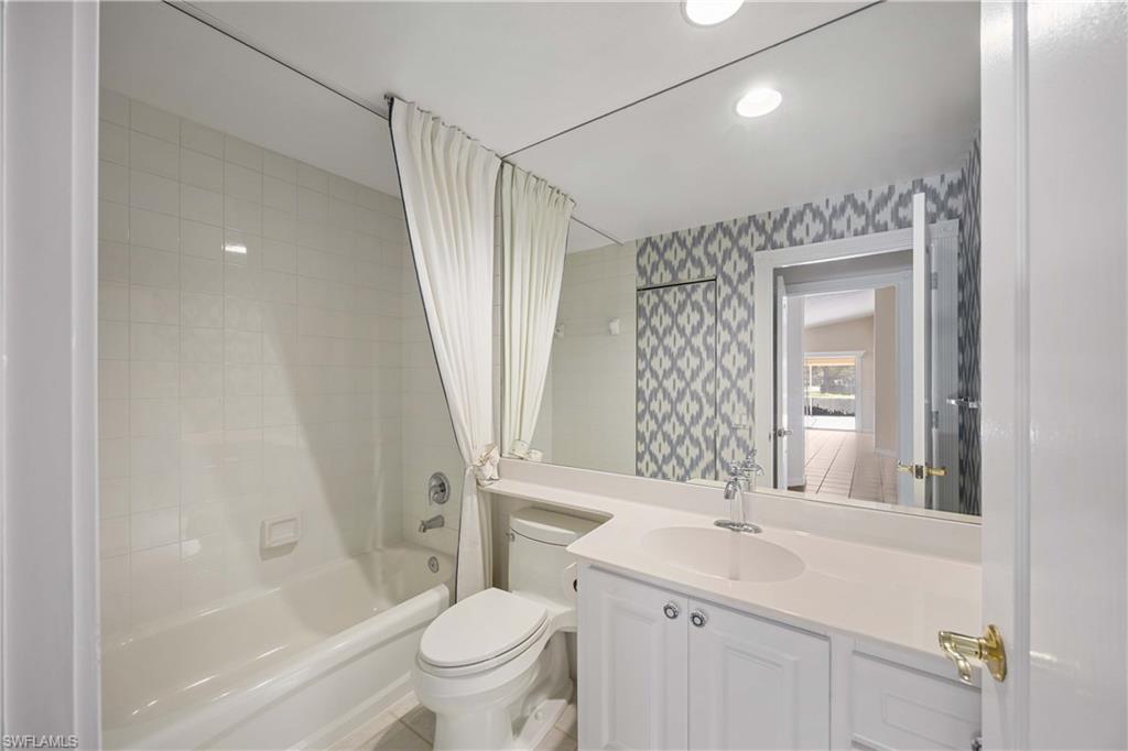 ISLAND WALK - Residential