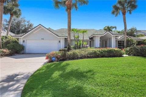 712 Pine Creek LN NAPLES FL 34108