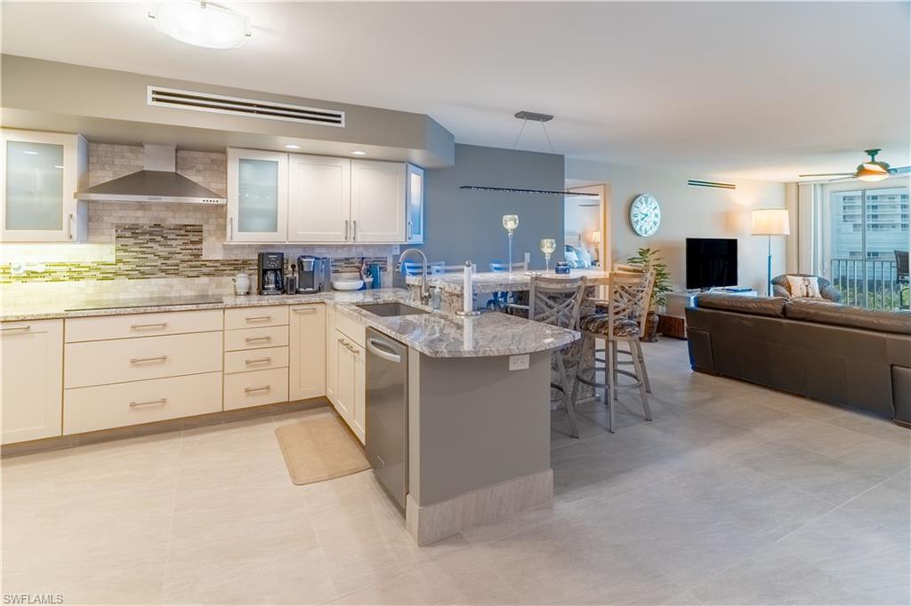 VANDERBILT TOWERS - Residential Lease