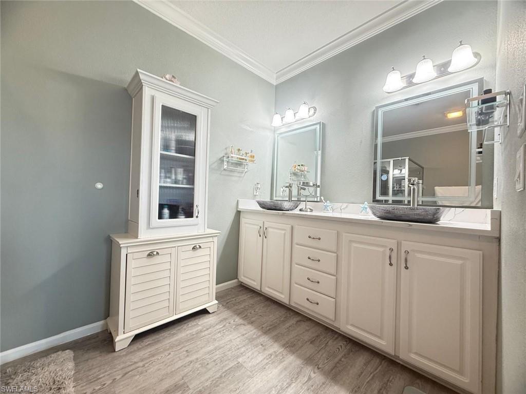 RUSSELL PARK - Residential