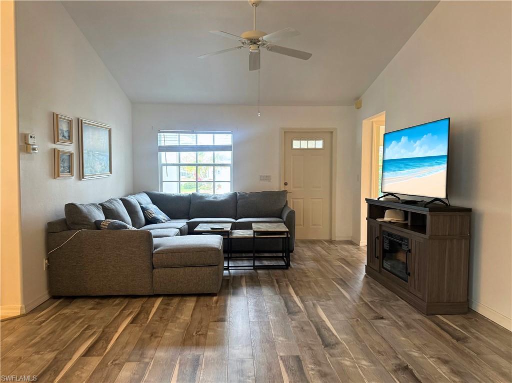 SABAL SPRINGS GOLF AND RACQUET CLUB - Residential