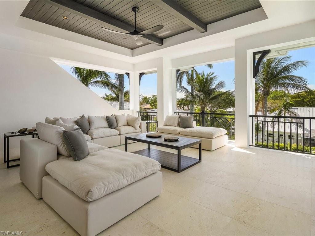 MOORINGS - Residential