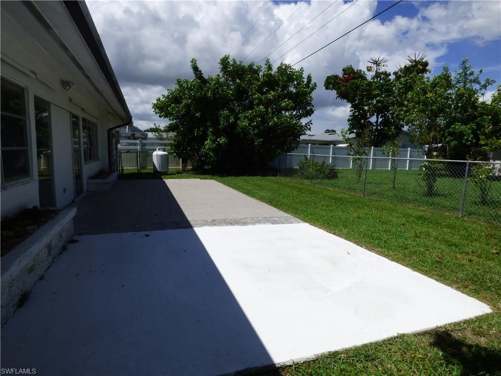 WILLOW LAKE - Residential