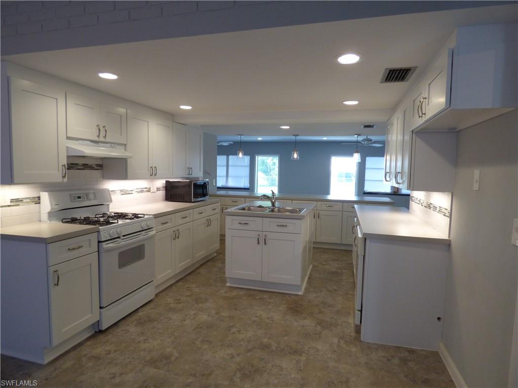 WILLOW LAKE - Residential