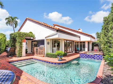 541 Bay Villas LN NAPLES FL 34108