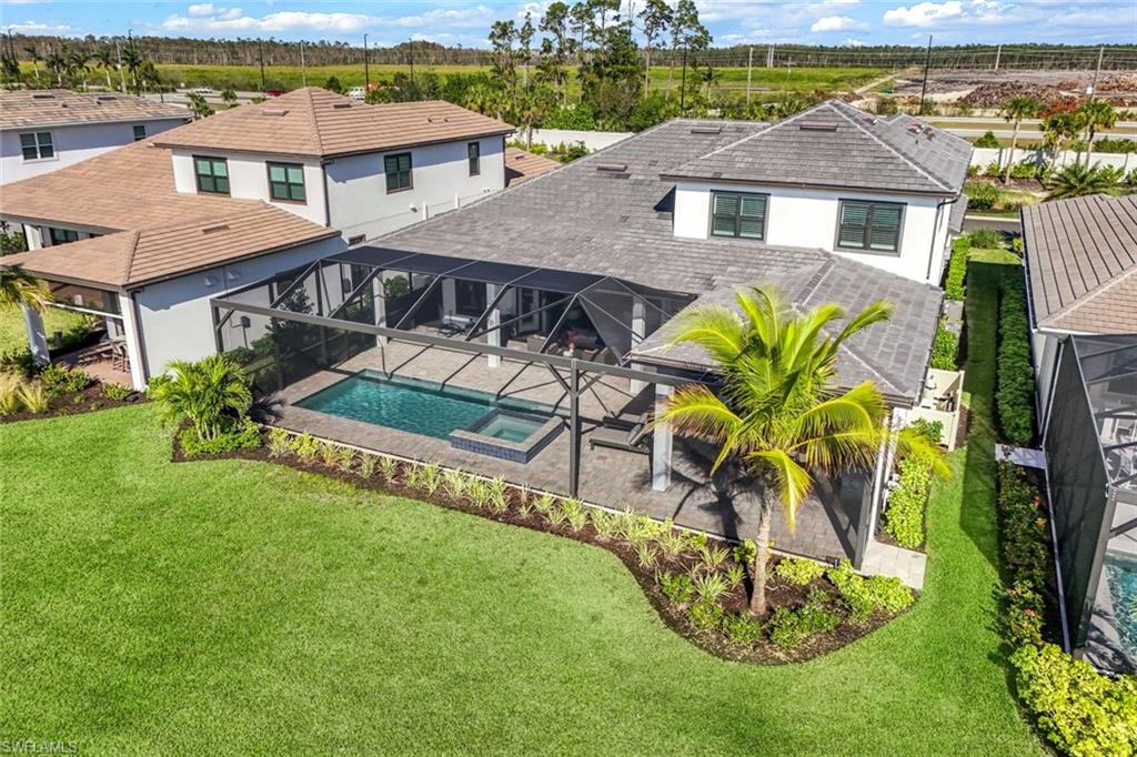 ESPLANADE LAKE CLUB - Residential