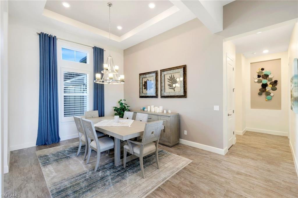 ESPLANADE LAKE CLUB - Residential