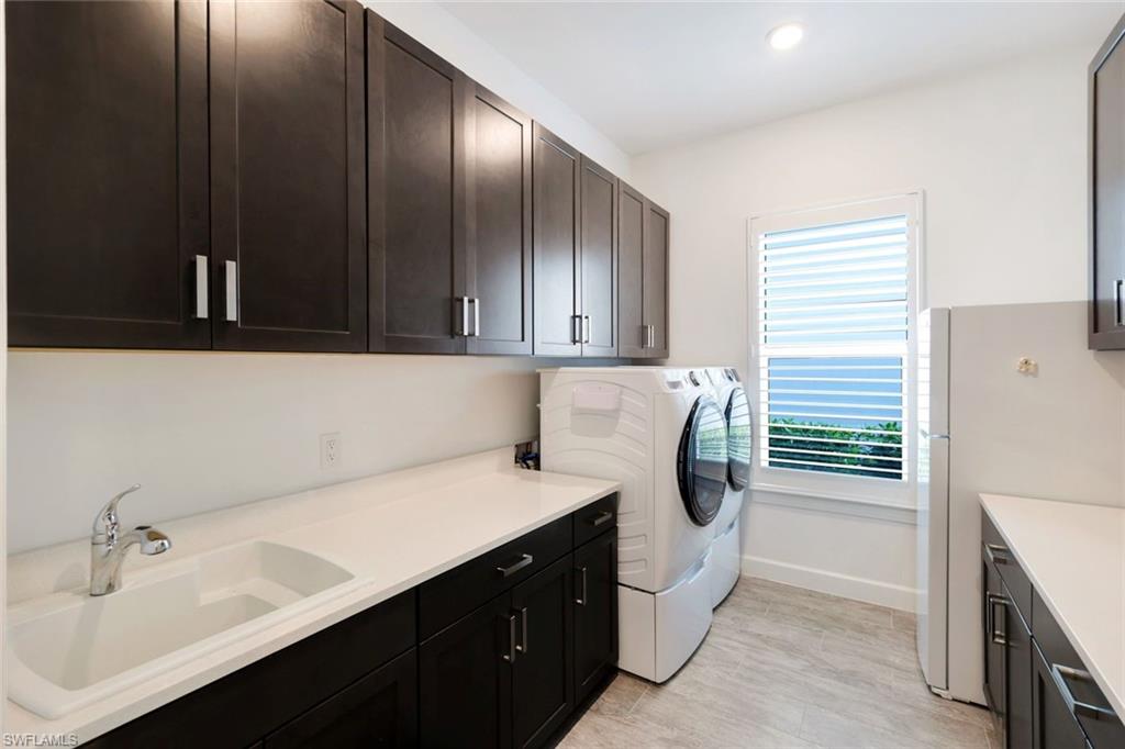 ESPLANADE LAKE CLUB - Residential