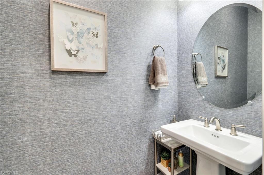 ESPLANADE LAKE CLUB - Residential