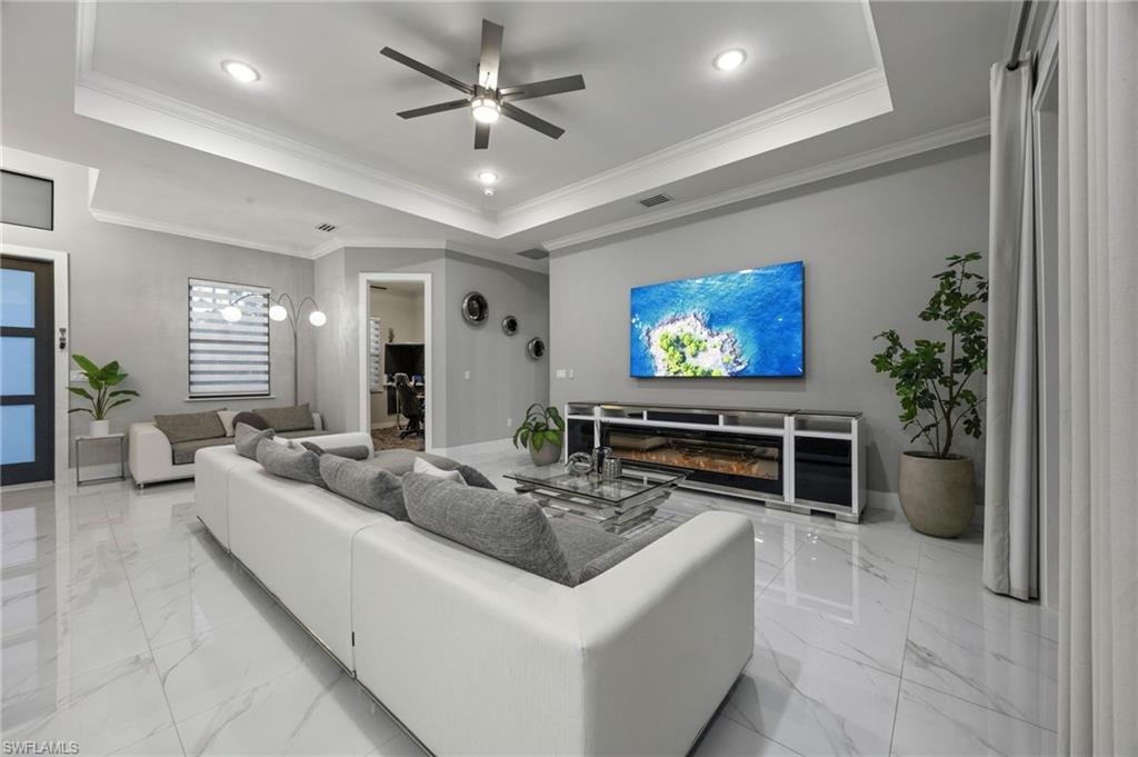 GOLDEN GATE ESTATES - Residential
