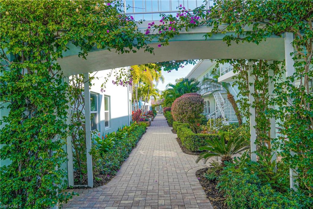 EVERGLADES CLUB - Residential