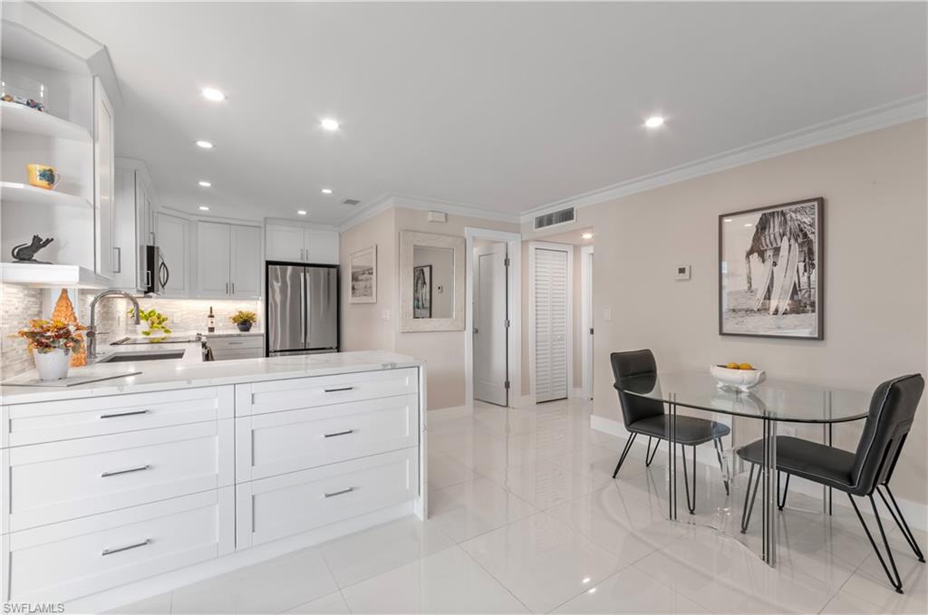 EVERGLADES CLUB - Residential