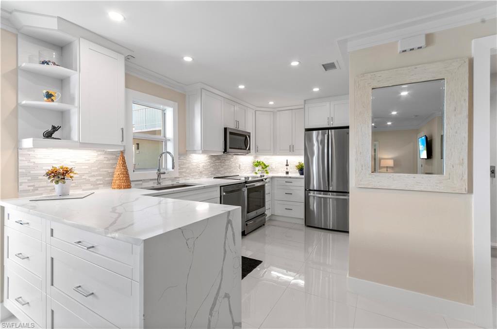 EVERGLADES CLUB - Residential