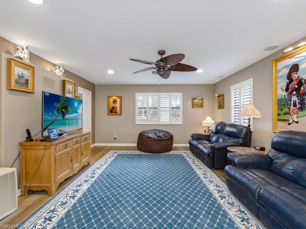 LIVINGSTON WOODS - Residential