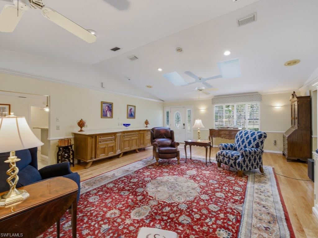 LIVINGSTON WOODS - Residential