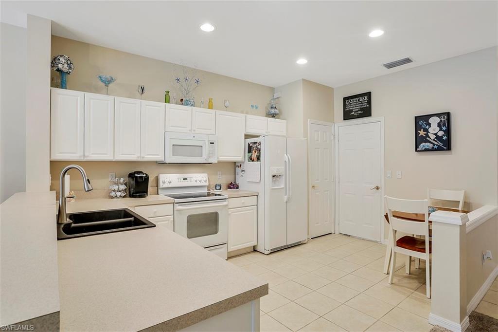 LAKEWOOD VILLAGE - Residential