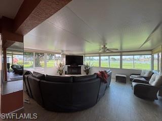 DEL VERA COUNTRY CLUB - Residential Lease