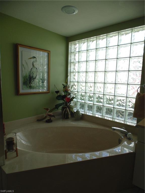 DEL VERA COUNTRY CLUB - Residential Lease