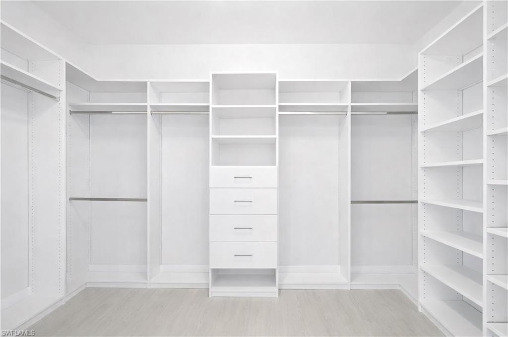 SATURNIA LAKES - Residential