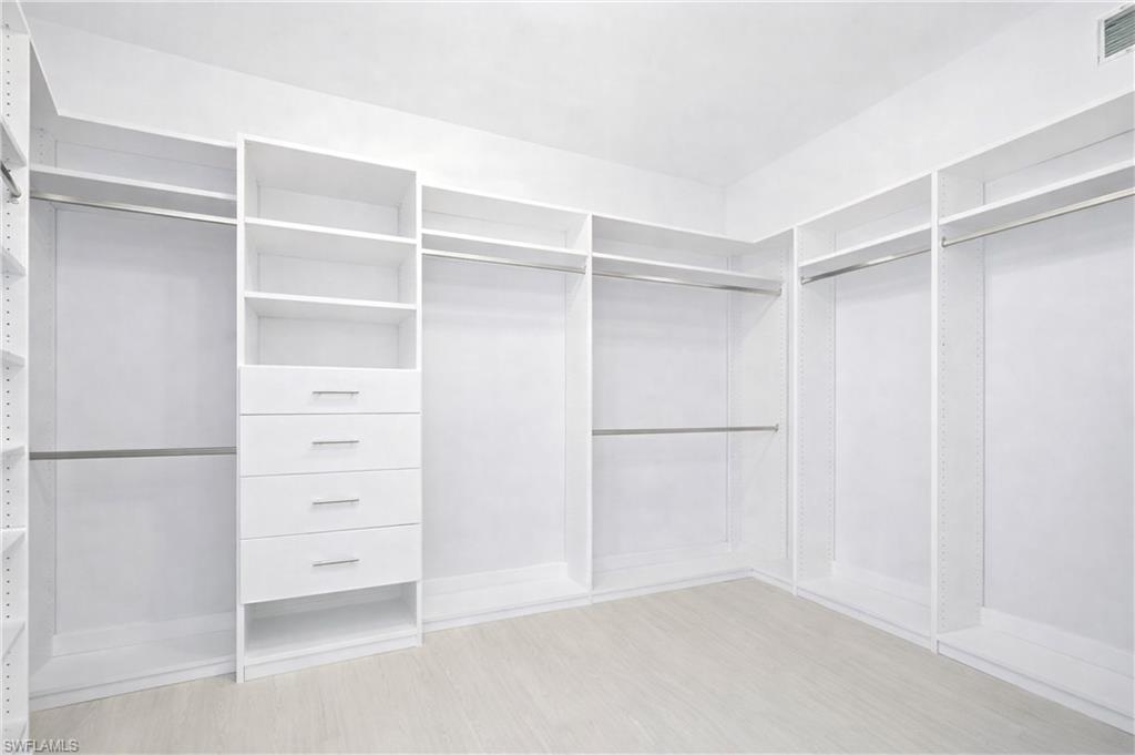 SATURNIA LAKES - Residential