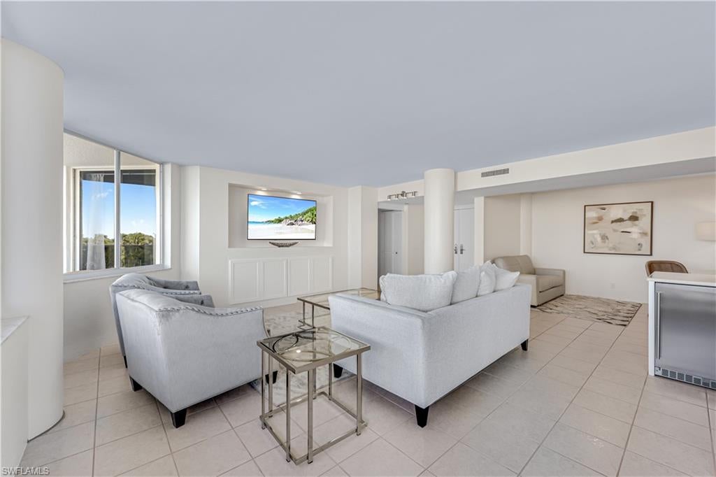 4041 Gulf Shore BLVD NW 405
