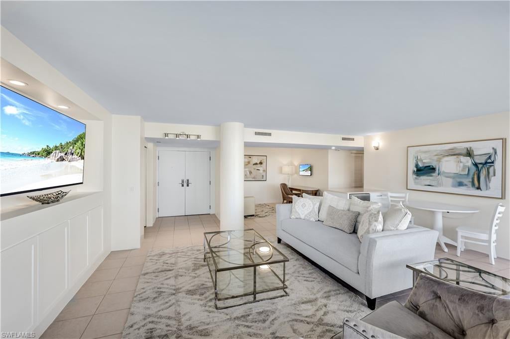 4041 Gulf Shore BLVD NW 405