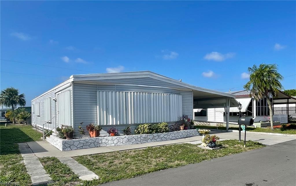 LEESURE VILLAGE - Residential