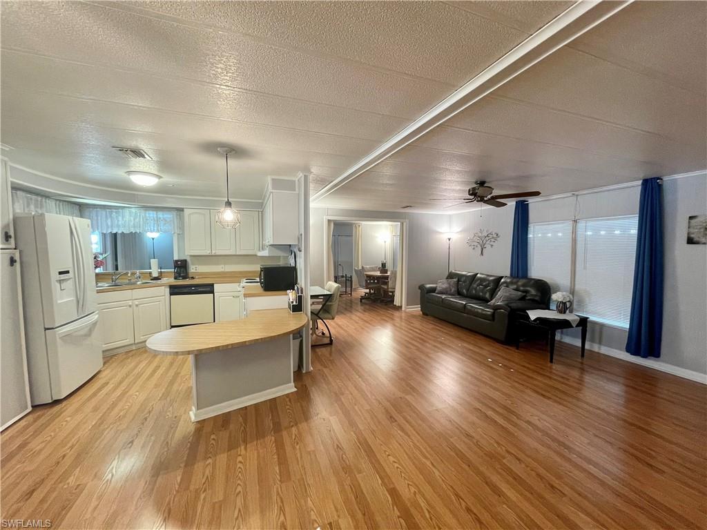 LEESURE VILLAGE - Residential