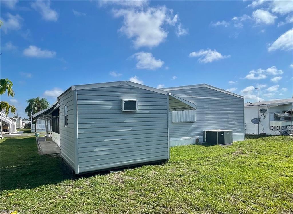 LEESURE VILLAGE - Residential