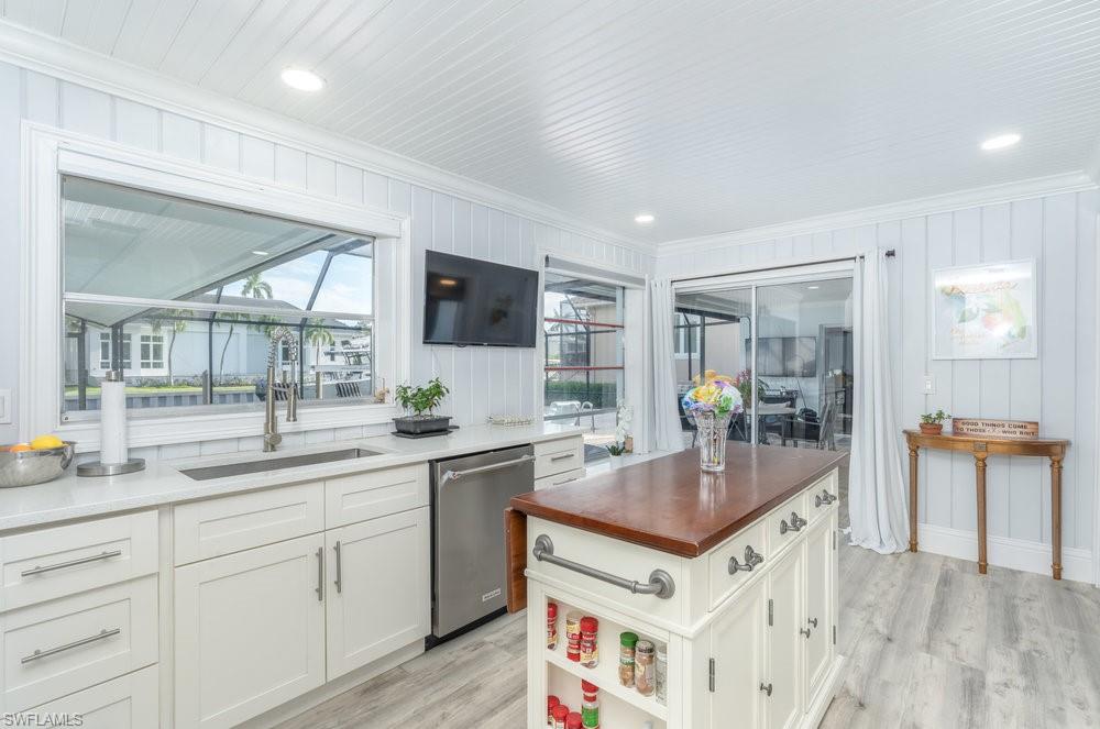 ROYAL HARBOR - Residential