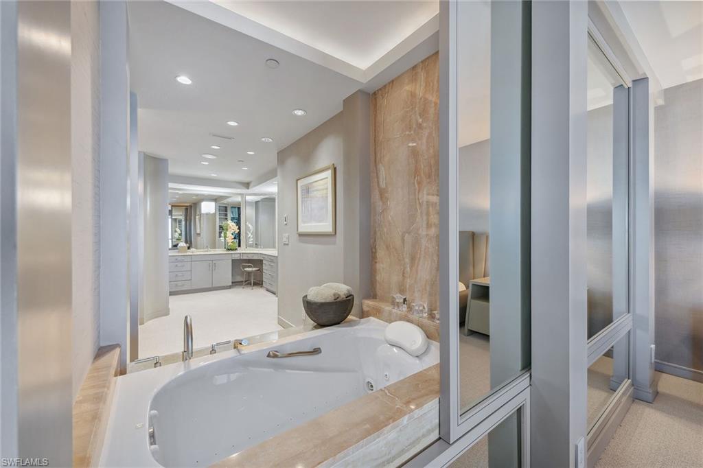 CONTESSA AT BAY COLONY - Residential