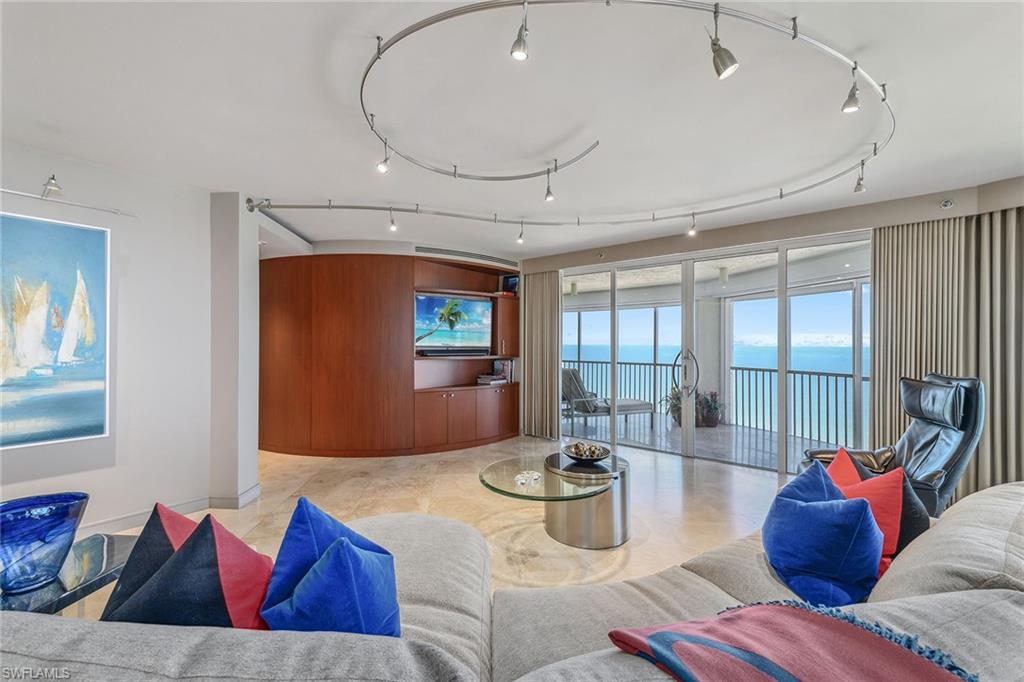 CONTESSA AT BAY COLONY - Residential