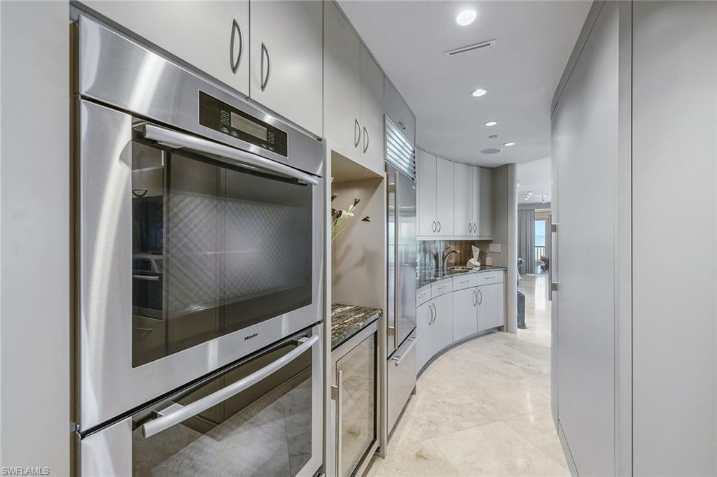 CONTESSA AT BAY COLONY - Residential