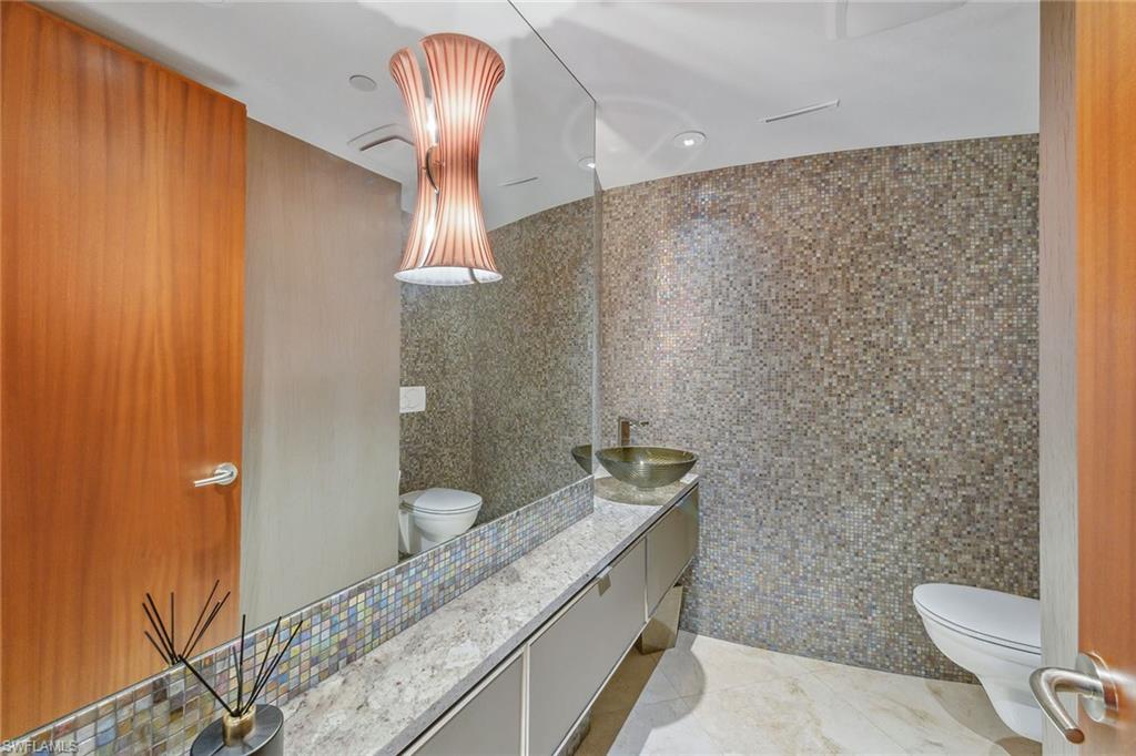 CONTESSA AT BAY COLONY - Residential