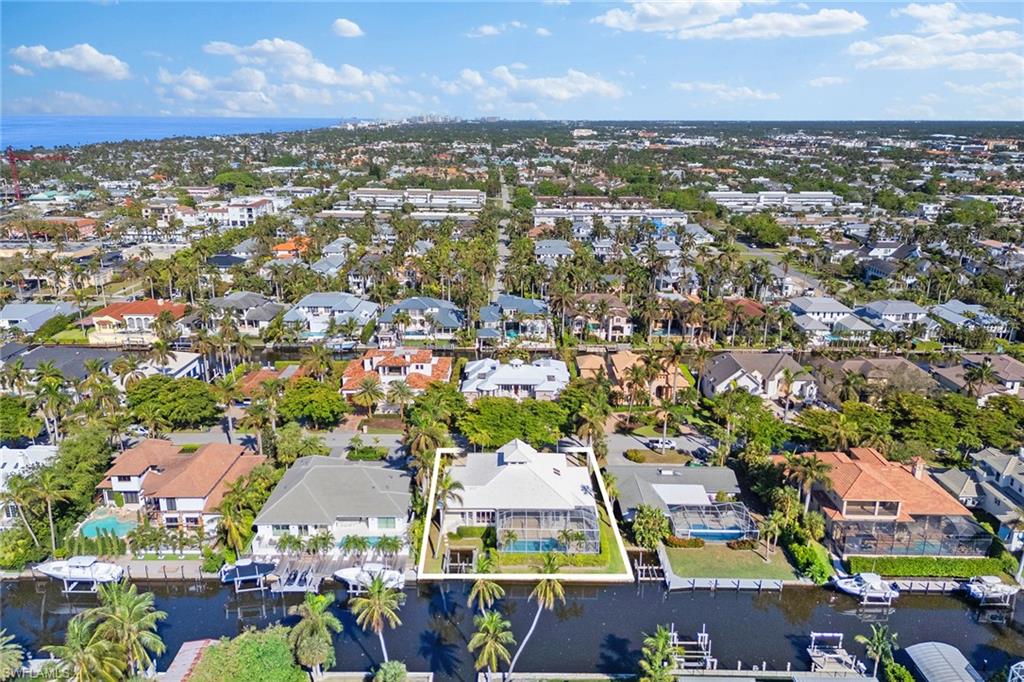 AQUALANE SHORES - Residential