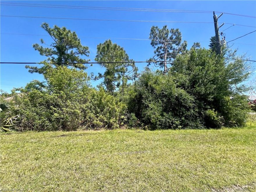 Very nice northern rear exposure lot in neighborhood of new homes. Golf course in area., close to fishing, dining, and entertainment.