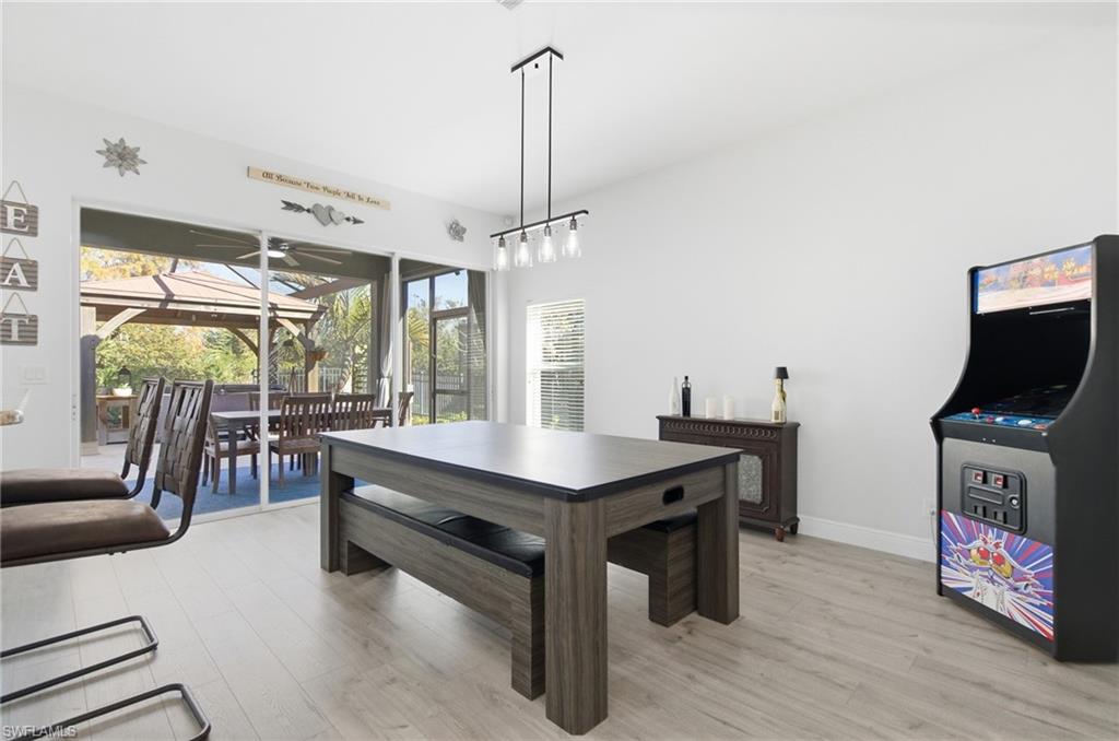 MAGNOLIA LAKES - Residential