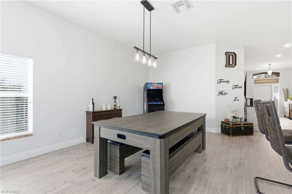 MAGNOLIA LAKES - Residential